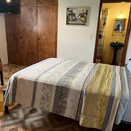Quito Eco Lodge Airport - B&B 타바벨라 외부 사진