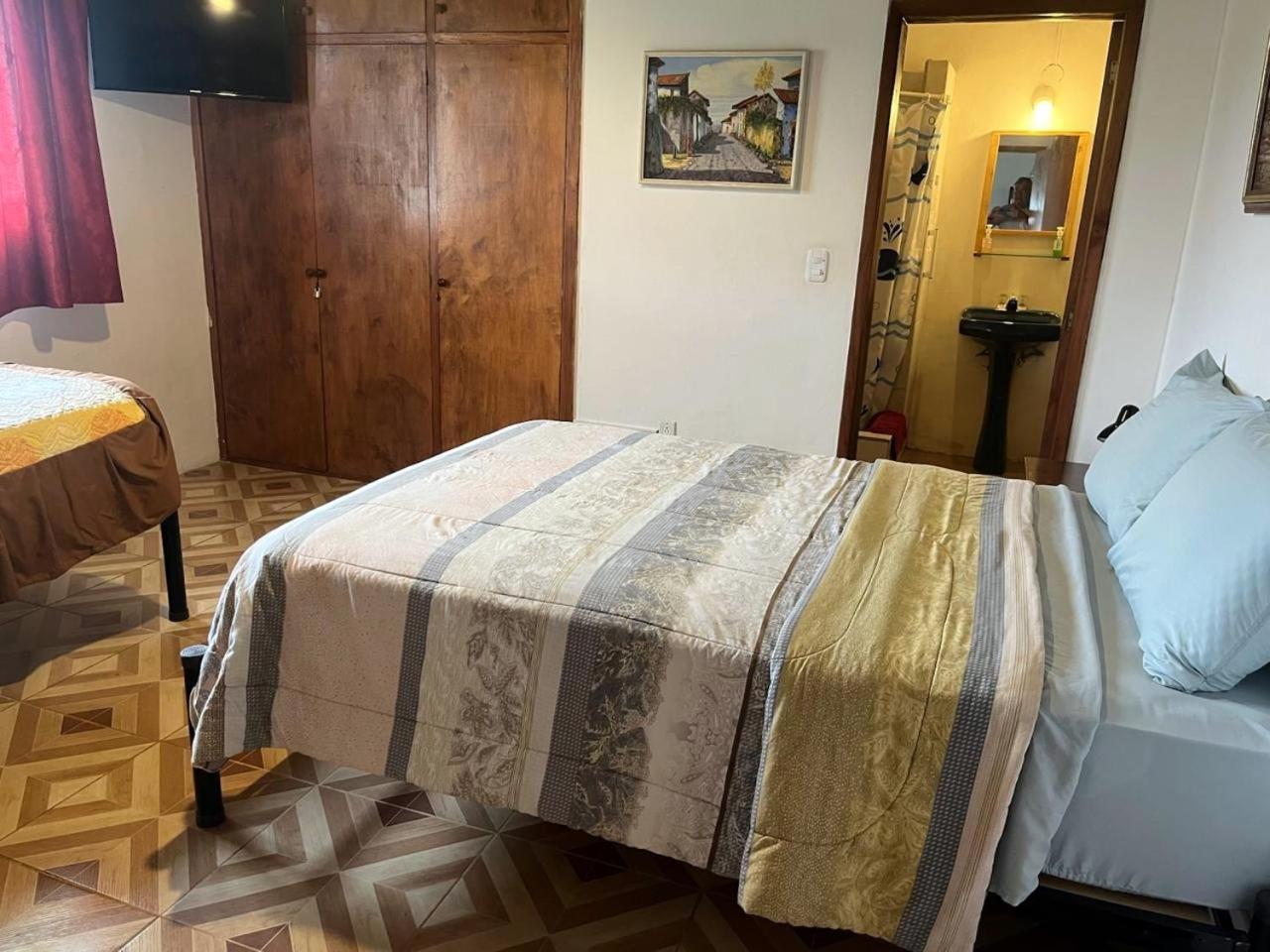 Quito Eco Lodge Airport - B&B 타바벨라 외부 사진